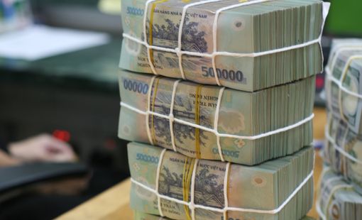 Lãi, phí phải thu tăng cao ở nhiều ngân hàng