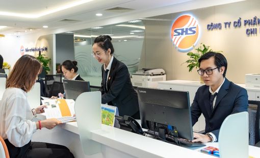 SHS lọt Top 50 Công ty Đại chúng uy tín và hiệu quả