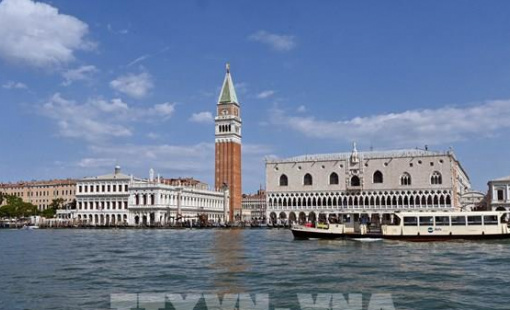 Nỗi lo quá tải du lịch tại châu Âu