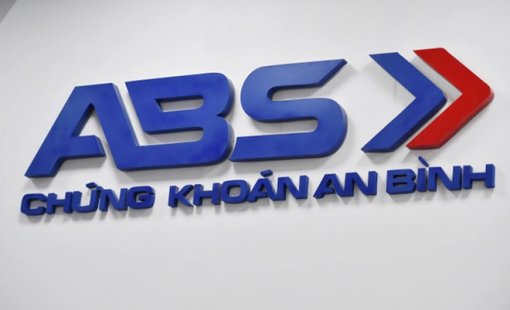 Giao dịch dưới mệnh giá, một công ty chứng khoán tạm dừng đợt tăng vốn hơn trăm tỷ