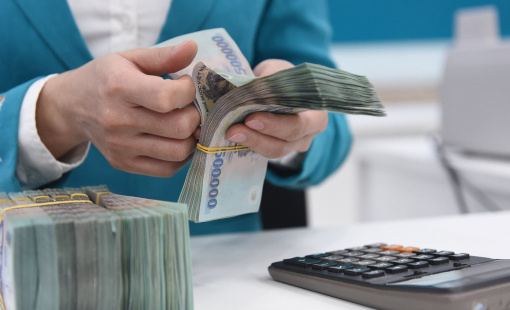 Ngân hàng vẫn đổ mạnh tiền cho vay bất động sản
