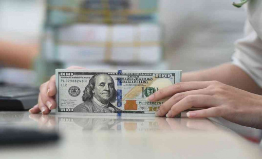 Tỷ giá tại các ngân hàng thương mại giảm mạnh, giá vàng lại "đứng im"