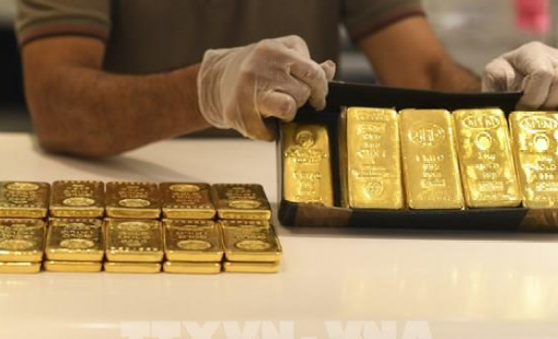 Giá dầu, vàng đồng loạt giảm tại châu Á