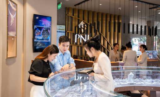 PNJ báo lãi gần 1.300 tỷ đồng, tiếp tục tăng số lượng cửa hàng