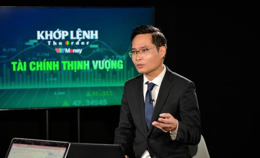 “Thị trường chứng khoán khả năng sẽ lình xình trong 3-6 tháng tới, chưa thể có uptrend thế kỷ ngay”