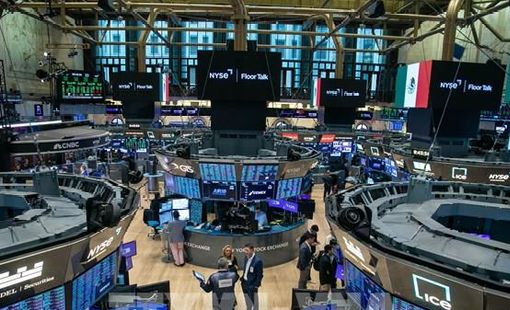 Dow Jones và S&P 500 lập kỷ lục mới sau động thái của Trung Quốc