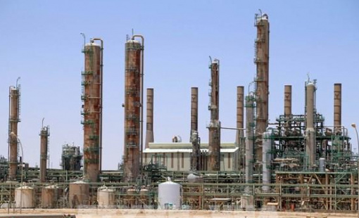 Giá dầu châu Á giảm hơn 2% do Saudi Arabia có thể tăng sản lượng