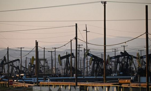 Giá dầu thế giới giảm mạnh do lo ngại về nhu cầu