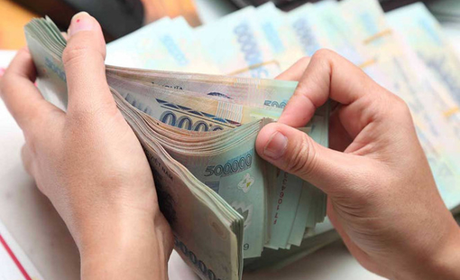 Thu nhập của CEO bất động sản, chứng khoán, bảo hiểm vượt trội nhiều nhóm ngành