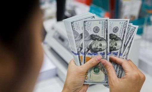 Tỷ giá đảo chiều tăng, giá vàng SJC giảm theo thế giới