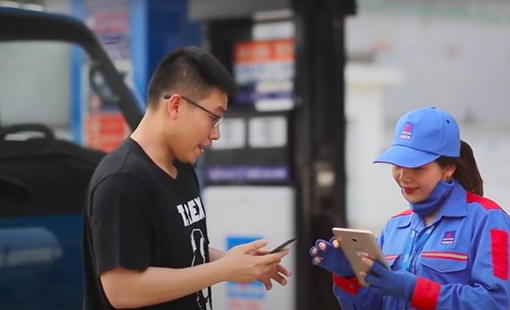 Giá xăng giảm, dầu tăng trước kỳ nghỉ Tết