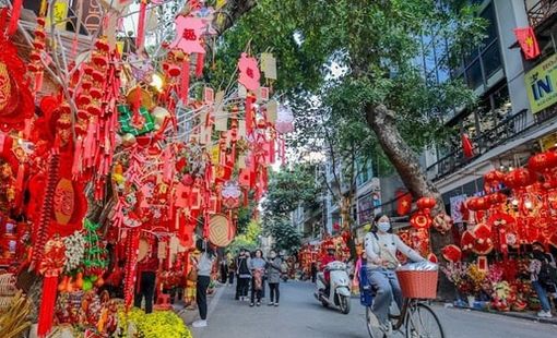 Năm 2024, kinh tế Việt Nam tăng vượt mọi dự báo, năm mới có thể tăng trưởng đứng đầu ASEAN