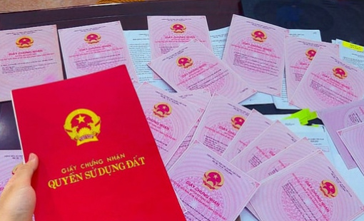 Từ ngày 1/1/2025, chính thức bắt đầu cấp mẫu sổ đỏ mới có mã QR trên toàn quốc