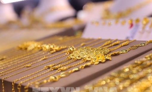 Vàng phá kỷ lục mới do kỳ vọng hạ lãi suất tại Mỹ