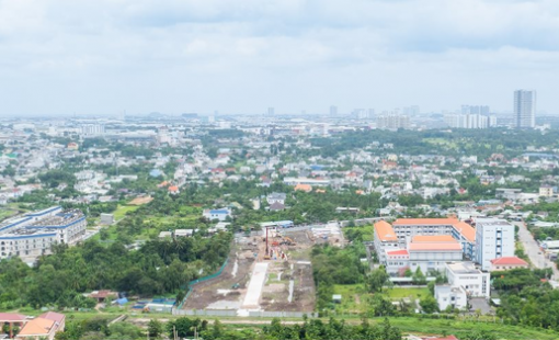 Cuộc đua bung hàng cuối năm tại “siêu đô thị” TP.HCM (mới)