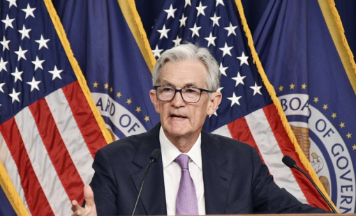 Chủ tịch Fed lo ngại thị trường việc làm giảm sút