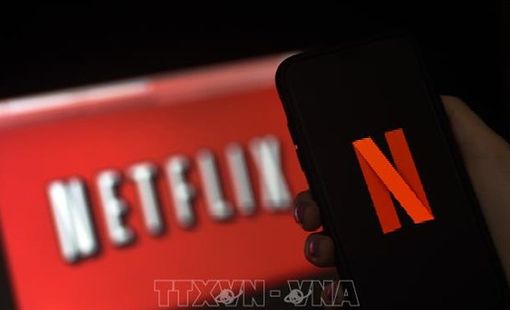Netflix lao đao vì tranh chấp thuế và làn sóng phản đối nội dung chuyển giới