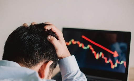 Khối ngoại mạnh tay bán ròng 1.300 tỷ đồng phiên cuối tuần, đâu là tâm điểm "xả hàng"?