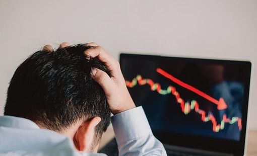 Khối ngoại mạnh tay bán ròng 1.300 tỷ đồng phiên cuối tuần, đâu là tâm điểm "xả hàng"?