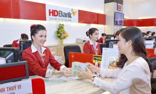 HDBank: Lợi nhuận 9 tháng vượt 14.800 tỷ đồng, tiếp tục dẫn đầu về tỷ suất lợi nhuận, chia cổ tức và cổ phiếu thưởng đến 30%