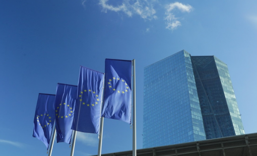 ECB giữ lãi suất 2% bất chấp dự đoán cắt giảm cuối năm