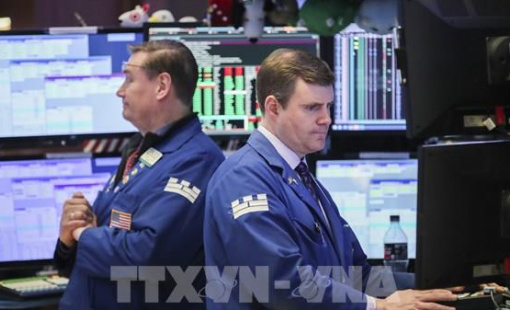 Phố Wall liên tục lập đỉnh giữa bất ổn chính trị