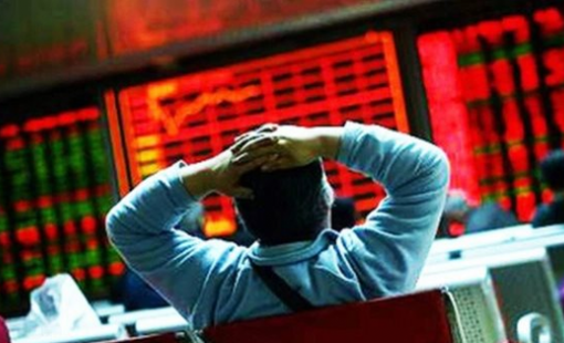 Hơn 15 triệu cổ phiếu bất ngờ "nhận án" ngừng giao dịch, thị giá lập tức giảm sàn sau 3 phiên kịch trần liên tiếp