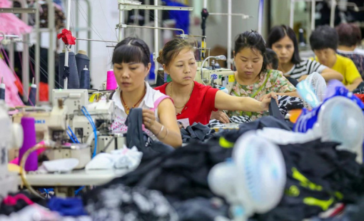 Thuế Mỹ đẩy hàng dệt may Trung Quốc chuyển hướng sang EU