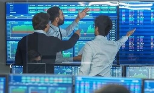 Phiên 7/10: Khối ngoại tiếp đà bán ròng hơn nghìn tỷ, ngược chiều tung 260 tỷ "gom" một cổ phiếu bluechip