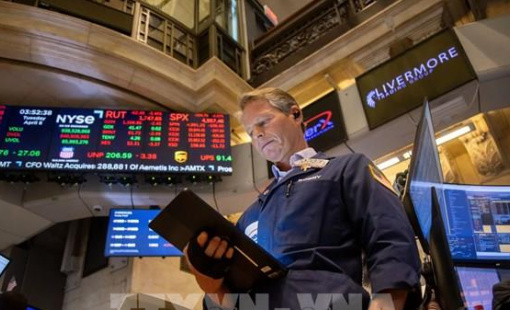 Phố Wall tạm biệt tháng 10 tích cực, Dow Jones có chuỗi tăng dài