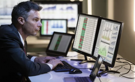 Khối ngoại bán ròng kỷ lục hơn 131.000 tỷ đồng, áp lực khi nào kết thúc?