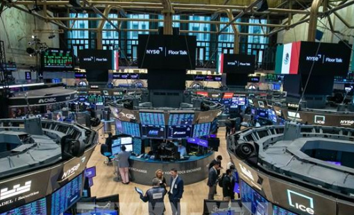 Phố Wall xáo động giữa những nỗi lo về cổ phiếu công nghệ và Fed