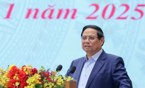 Thủ tướng yêu cầu cắt bỏ những thủ tục không cần thiết mà người dân vẫn phải làm