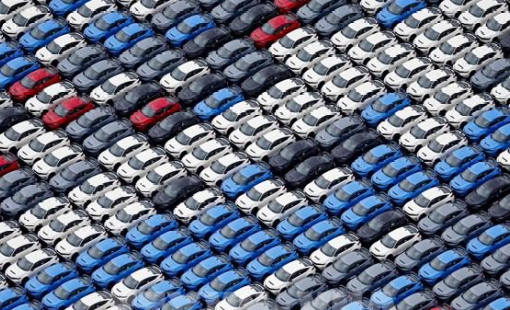 Kinh tế Nhật Bản đối mặt với áp lực kép