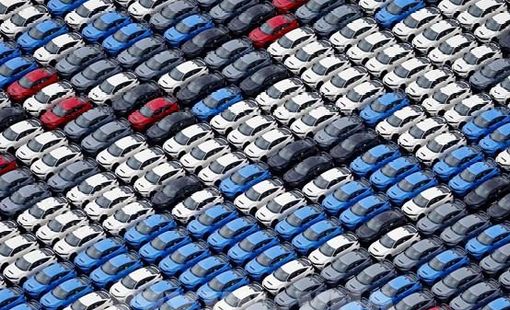 Kinh tế Nhật Bản đối mặt với áp lực kép