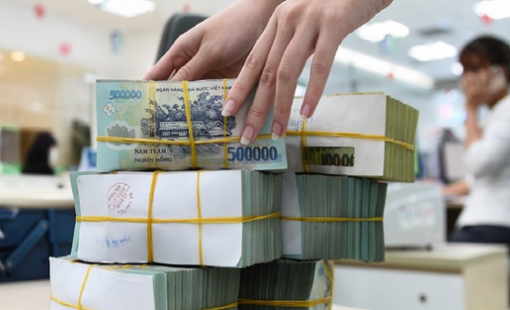 Thanh khoản chịu sức ép, lãi suất qua đêm tăng lên 6,5%/năm