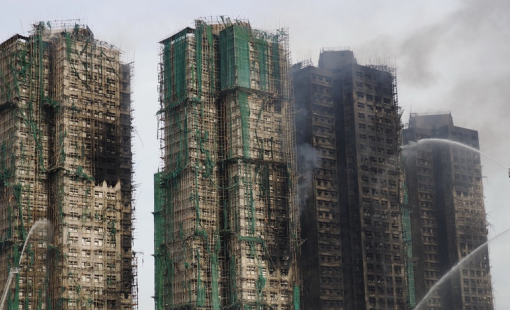 Lỗ hổng an toàn sau vụ cháy chung cư kinh hoàng ở Hong Kong