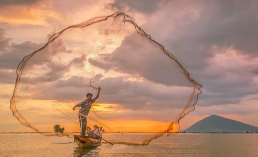 Góc nhìn chuyên gia: VN-Index hướng tới mốc 1.700 điểm, "săn" cơ hội tại một số nhóm cổ phiếu dẫn dắt đang được chiết khấu tốt