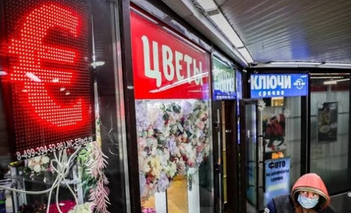 Lãi suất cao ngất giáng đòn vào 'trụ cột' chiếm 2/5 GDP Nga,  gần 20 'ông lớn' bên bờ vực phá sản