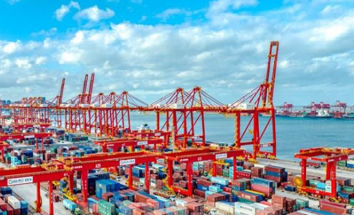 ADB: Xuất khẩu "lội ngược dòng", kinh tế Trung Quốc trở lại đường đua