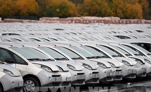EU nới lỏng lệnh cấm xe xăng, dầu năm 2035 để cứu ngành ô tô