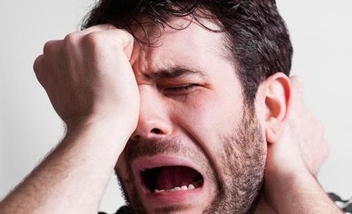 Nhà đầu tư nên làm gì khi bị "kẹp hàng" cổ phiếu liên tục giảm sàn?