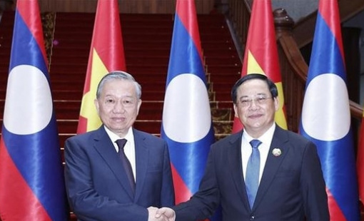 Việt Nam và Lào hướng tới mục tiêu 10 tỷ USD kim ngạch song phương