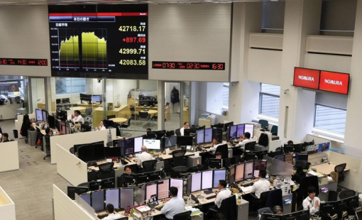 Nhà đầu tư nước ngoài mua ròng gần 38 tỷ USD cổ phiếu Nhật Bản trong 2025