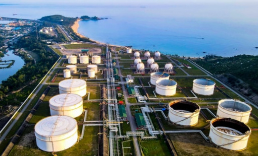 1 công ty dầu khí dự kiến lãi sau thuế hơn 2.000 tỷ đồng năm 2026, cổ phiếu kịch trần phiên cuối tuần