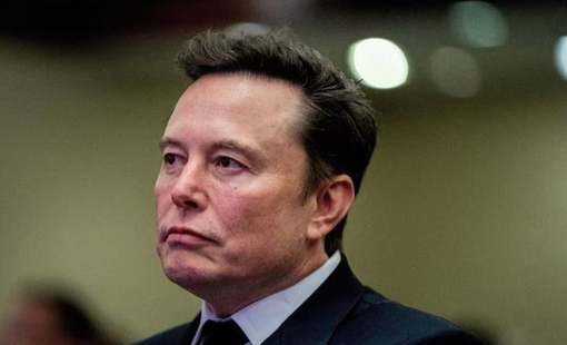 Elon Musk trở thành tỷ phú đầu tiên vượt 700 tỷ USD tài sản