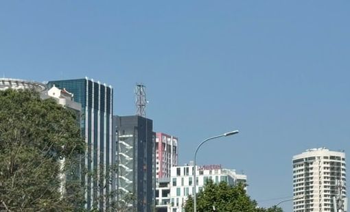 Giá nhà leo thang, hàng tồn kho tăng mạnh