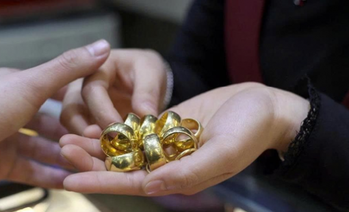 Giá vàng tăng mạnh, vì sao nhiều người nắm giữ mà vẫn run tay?