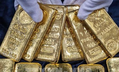 Làn sóng chốt lời kéo giá vàng châu Á xa dần mức kỷ lục