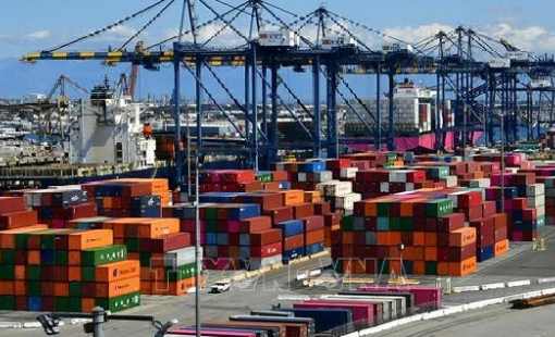 Kinh tế Mỹ 2025 tăng trưởng mạnh, nhưng rủi ro tiềm ẩn năm 2026 gia tăng